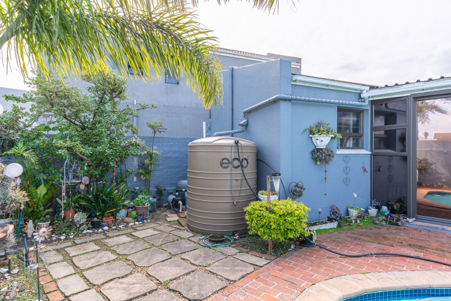 4 Bedroom Property for Sale in Edgemead Western Cape